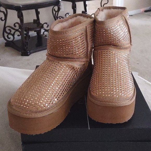 CAPE ROBBIN PLATFORM STUDDED BOOTIE - Picture 14 of 14